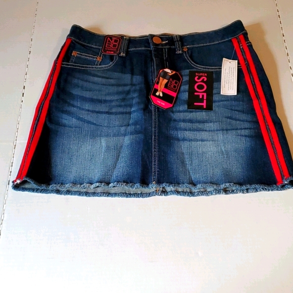 No Boundaries Junior's Jean Skirt NWT - Picture 1 of 6